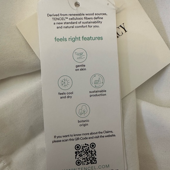 Ellen Tracy White Sleeveless Top L Lace Up Collar Tunic Tencel Hi Lo NWT $79.50 - Picture 7 of 9